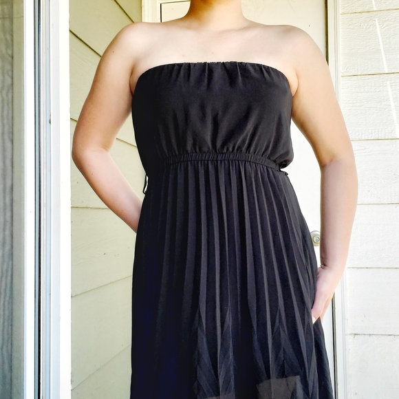 YA Los Angeles | Black Chevron Pleated Maxi Dress - Picture 5 of 7